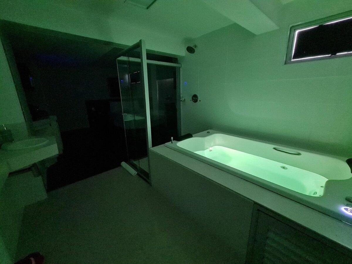 Апартаменти Jacuzzi Privativa No Coracao Da Pampulha Белу-Оризонті Екстер'єр фото